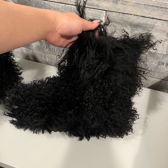 Momma Mongolian uggs - Picture 2 of 5